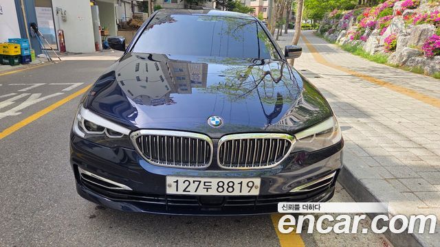 BMW 5-Series G30 520i Luxury - фото 2
