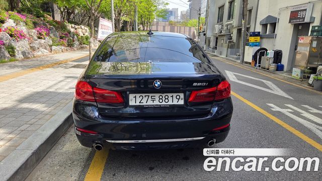 BMW 5-Series G30 520i Luxury - фото 3