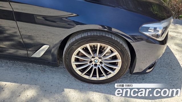 BMW 5-Series G30 520i Luxury - фото 4