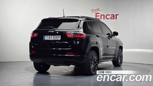 Jeep Compass 2-го поколения S2.4 AWD - фото 1