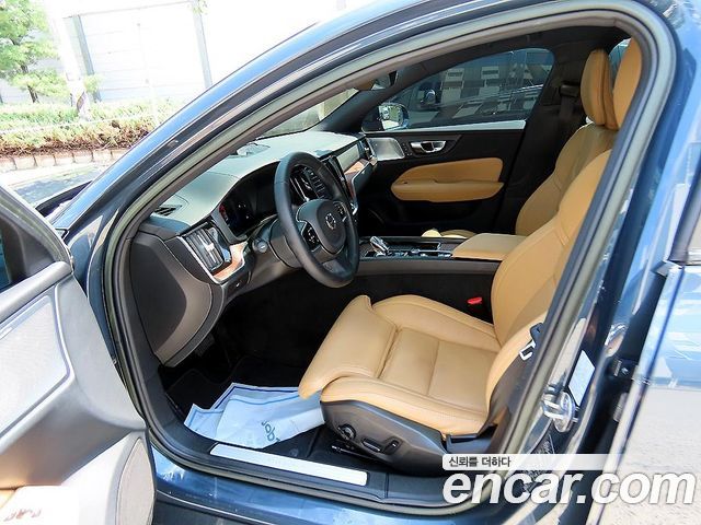 Volvo V60 2-го поколения B5 Ultimate AWD - фото 4