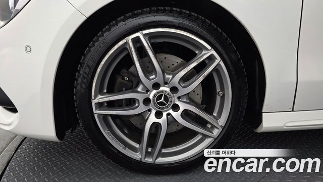 Mercedes-Benz CLA-Class C117 CLA220 AMG Line - фото 4