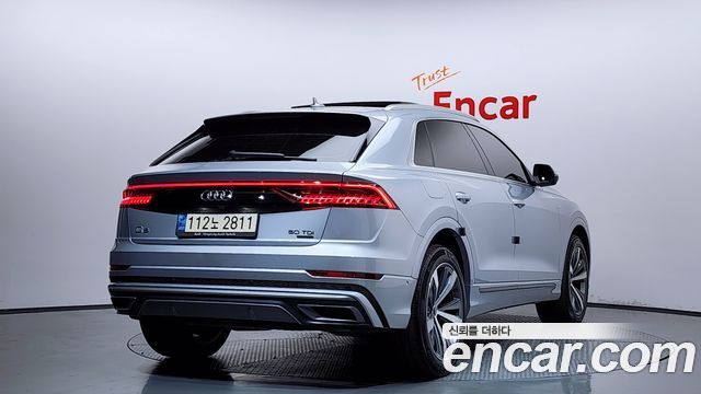 Audi Q8 50 TDI Quattro Premium - фото 1