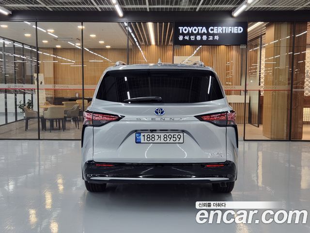 Toyota Sienna 4-го поколения 2.5 Hybrid 2WD - фото 3
