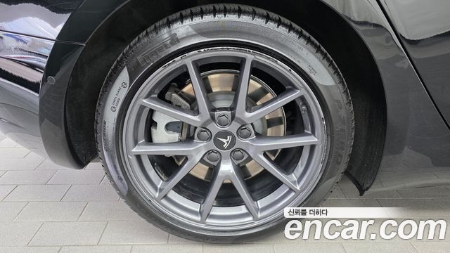 Tesla Model 3 Standard Range Plue RWD - фото 4