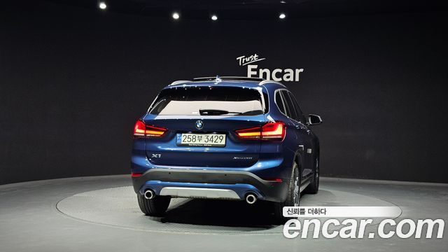 BMW X1 F48 xDrive 20i xLine - фото 3