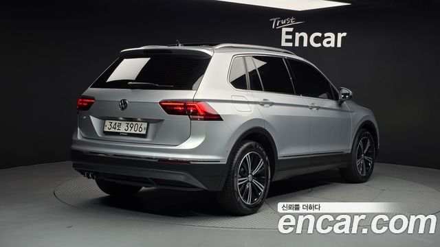 Volkswagen Tiguan 2-го поколения 2.0 TDI Prestige - фото 1