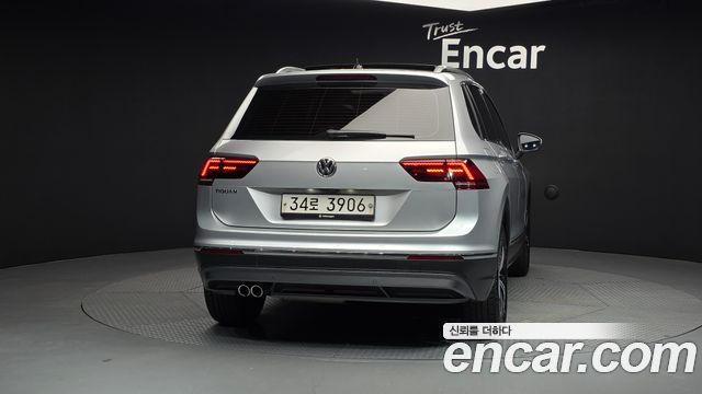 Volkswagen Tiguan 2-го поколения 2.0 TDI Prestige - фото 3