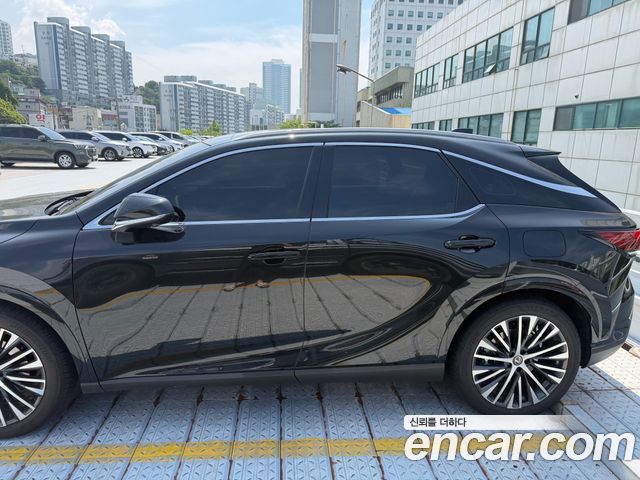 Lexus RX 5-го поколения Luxury - фото 1