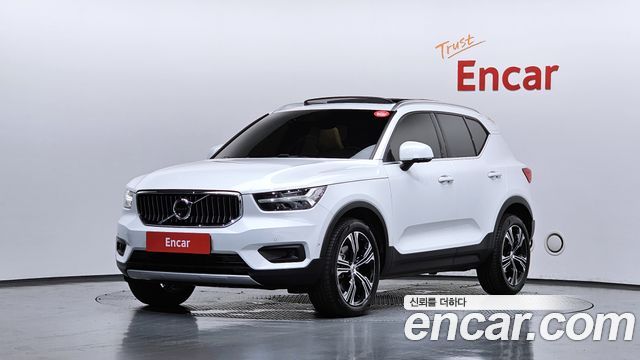 Volvo XC40 B4 Inscription - фото 0