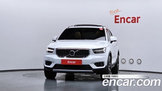 Volvo XC40 B4 Inscription - фото 2