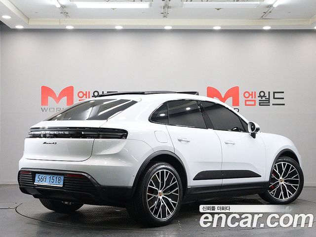 Porsche Macan EV 4S - фото 2