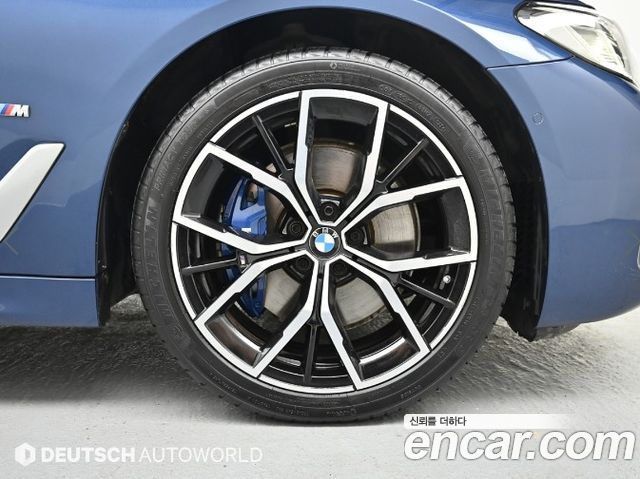 BMW 5-Series G30 530e M Sport - фото 4