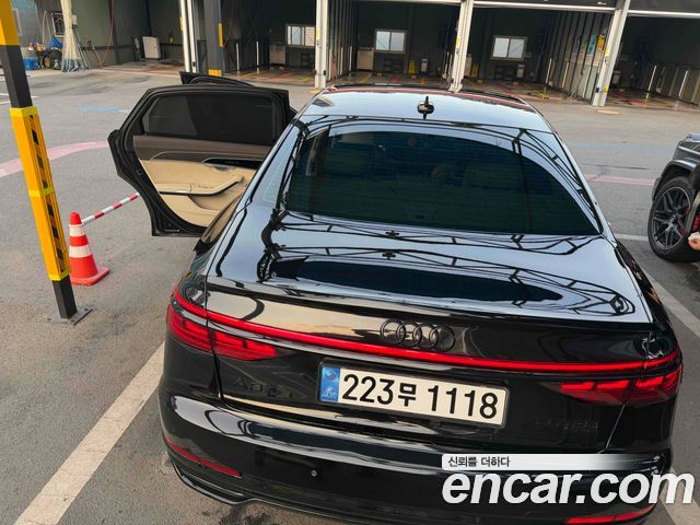 Audi A8 D5 55 TFSI Quattro LWB - фото 3