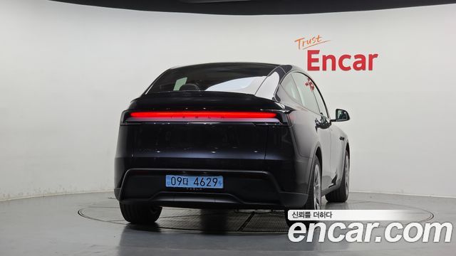 Tesla Model Y L Long Range AWD - фото 3