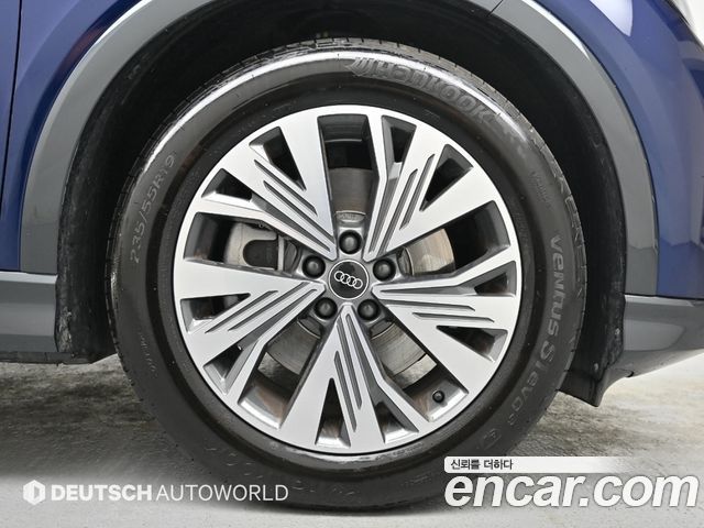 Audi Q4 e-tron F4 45 - фото 4