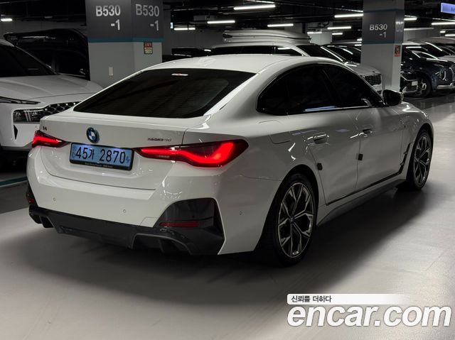 BMW i4 eDrive40 M Sports - фото 3