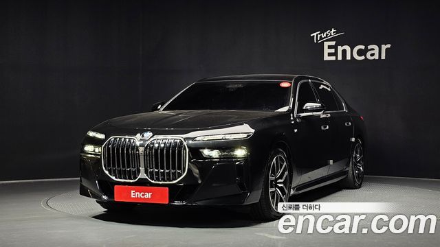 BMW 7-Series G70 740d xDrive M Sport - фото 0