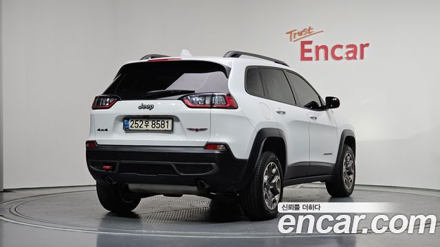 Jeep Cherokee KL 3.2 Trailhawk AWD - фото 1