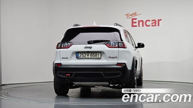 Jeep Cherokee KL 3.2 Trailhawk AWD - фото 3