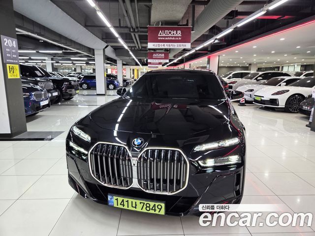 BMW 7-Series G70 740d xDrive M Sport - фото 0