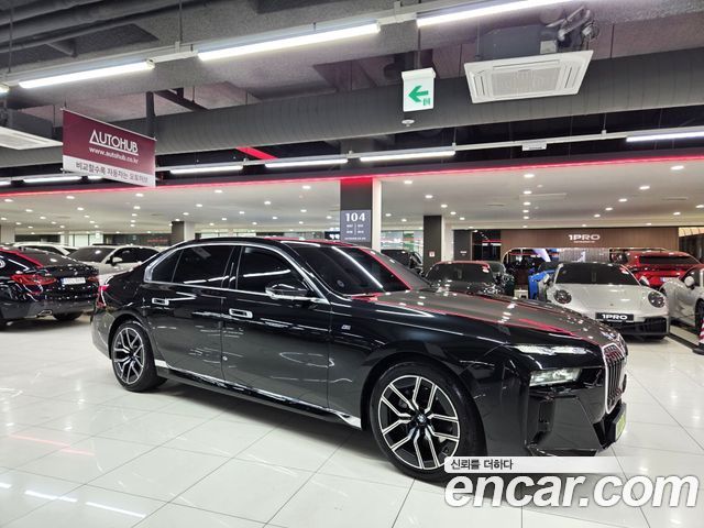 BMW 7-Series G70 740d xDrive M Sport - фото 2