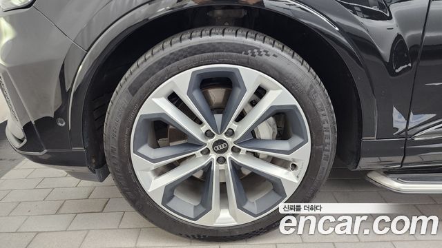 Audi Q7 55 TFSI Quattro Premium - фото 4