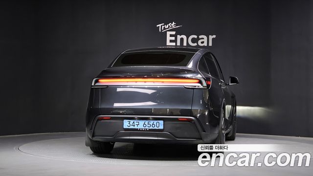 Tesla Model Y RWD - фото 3