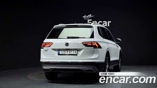 Volkswagen Tiguan 2.0 TDI Prestige - фото 3