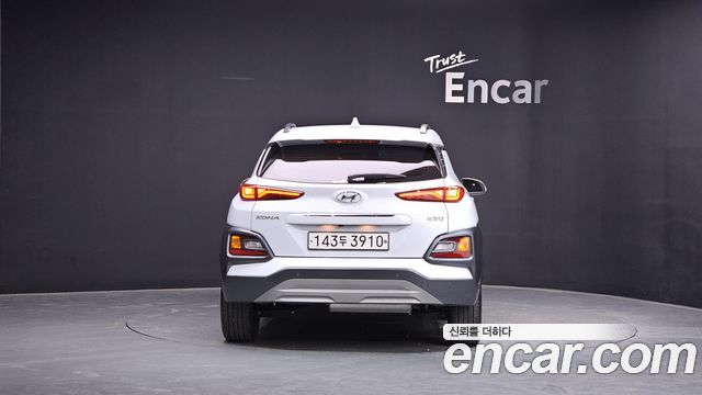 Hyundai Kona гибрид Premium Special - фото 2
