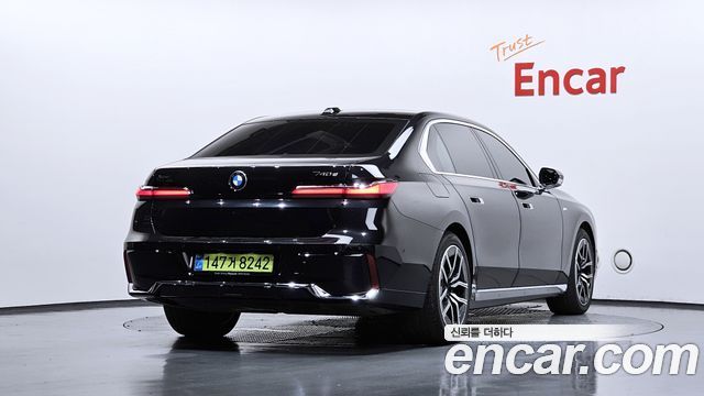BMW 7-Series G70 740d xDrive M Sport - фото 1