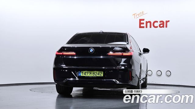 BMW 7-Series G70 740d xDrive M Sport - фото 3