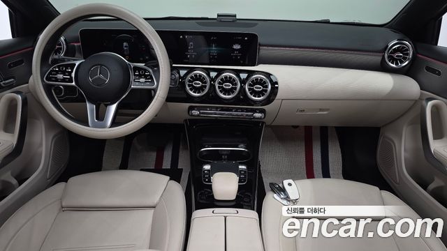 Mercedes-Benz A-Class W177 A220 Hatchback - фото 0