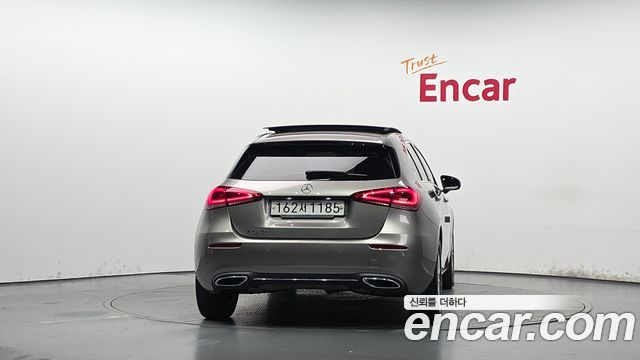 Mercedes-Benz A-Class W177 A220 Hatchback - фото 3