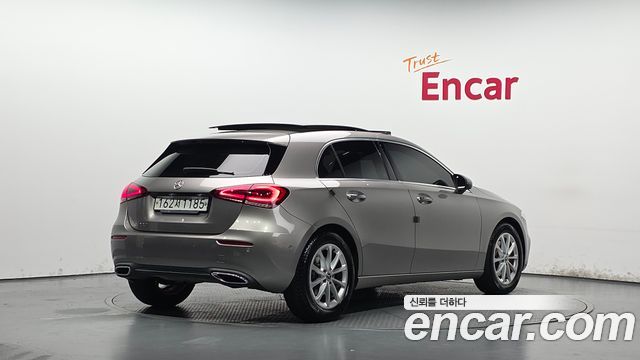 Mercedes-Benz A-Class W177 A220 Hatchback - фото 4