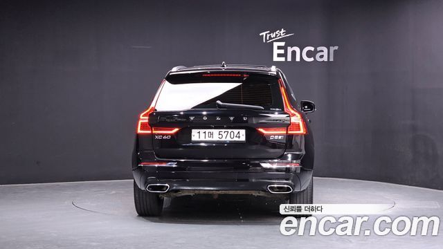 Volvo XC60 2-го поколения D5 Inscription - фото 3