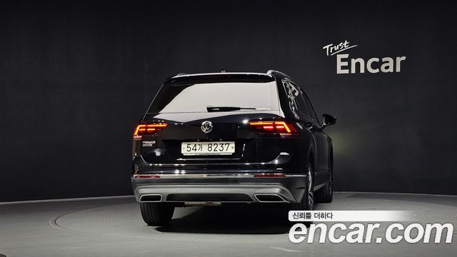 Volkswagen Tiguan 2.0 TDI Prestige - фото 3