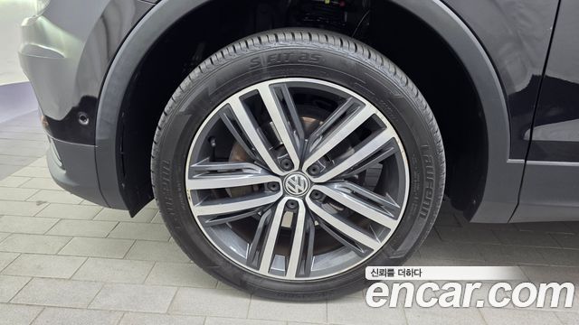 Volkswagen Tiguan 2.0 TDI Prestige - фото 4