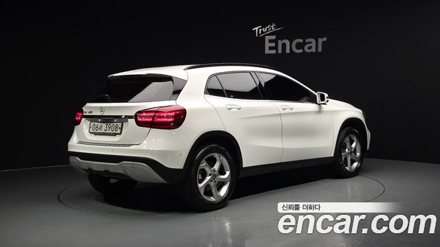 Mercedes-Benz GLA-Class X156 GLA220 - фото 1