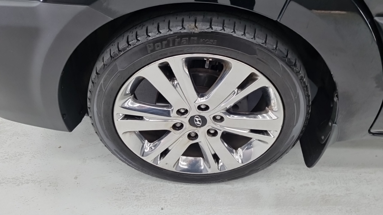 Hyundai Solati 15-seater Luxury - фото 4
