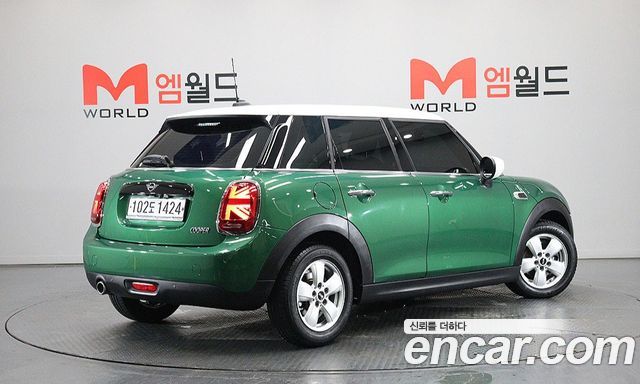 Mini Cooper 5Door Standard 3rd - фото 3