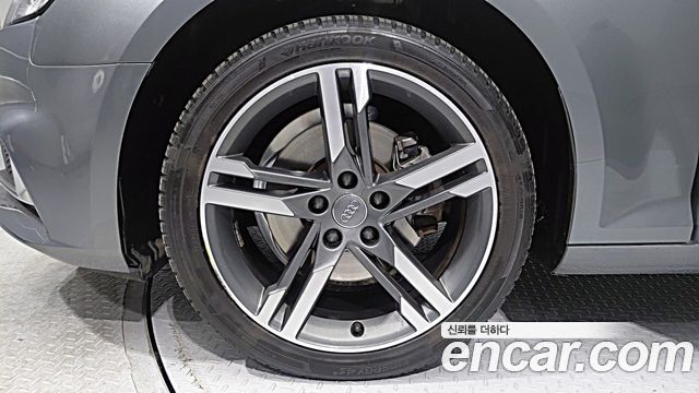 Audi A4 B9 40 TFSI Premium - фото 4