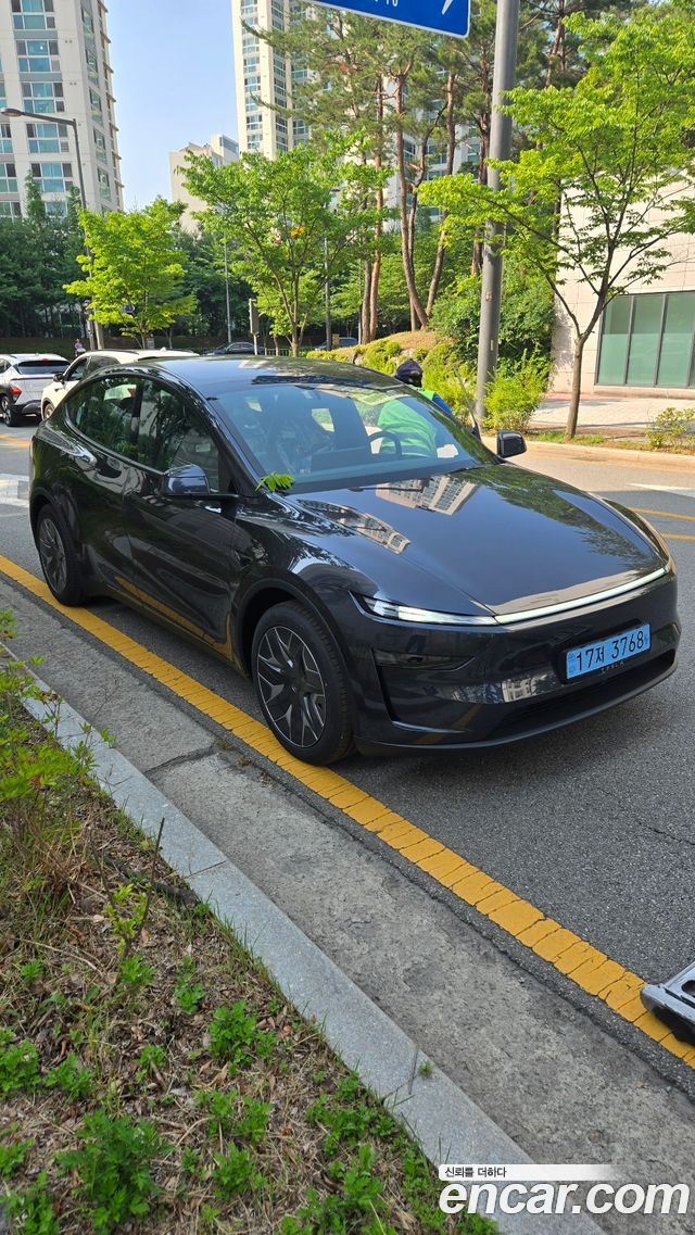 Tesla Model Y L Long Range AWD - фото 4