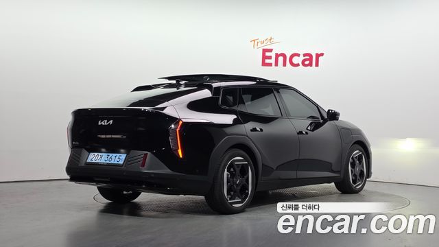 Kia EV4 Long Range 2WD Earth - фото 1