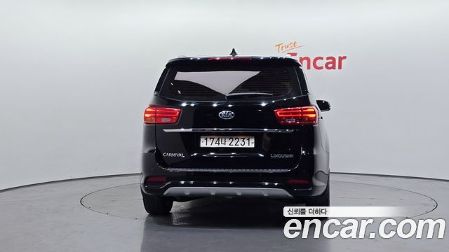 Kia Carnival Новый 7-Seater Limousine VIP - фото 3