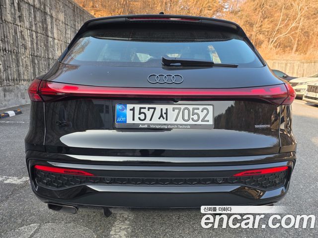 Audi Q5 45 TFSI Quattro S Line Black Ediiton - фото 1