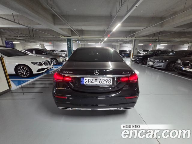 Mercedes-Benz E-Class W213 E220d 4MATIC AMG Line - фото 2