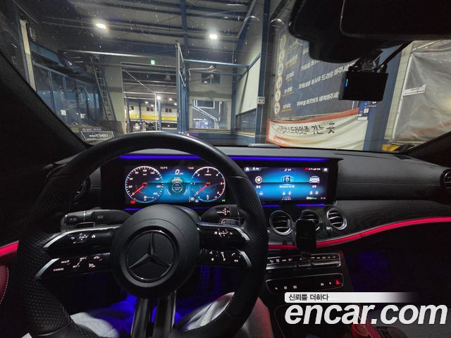 Mercedes-Benz E-Class W213 E220d 4MATIC AMG Line - фото 4