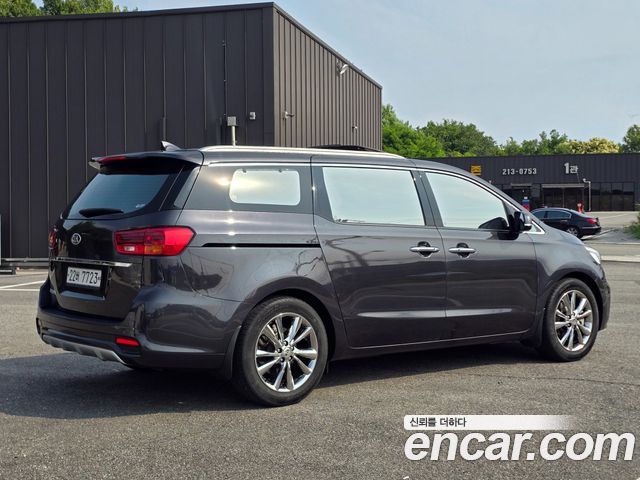 Kia Carnival Новый 9-Seater Noblesse Special - фото 1