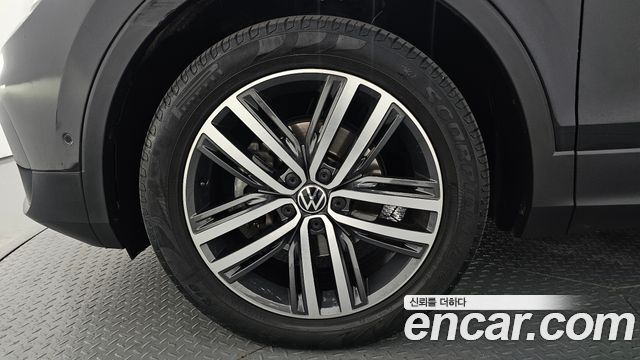 Volkswagen Tiguan 2-го поколения 2.0 TDI 4Motion Prestige - фото 4